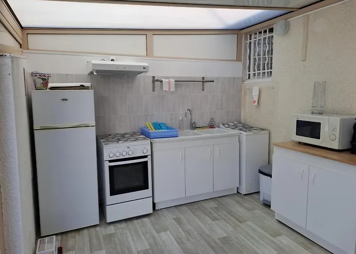 Location 拉贝尔讷里昂雷茨